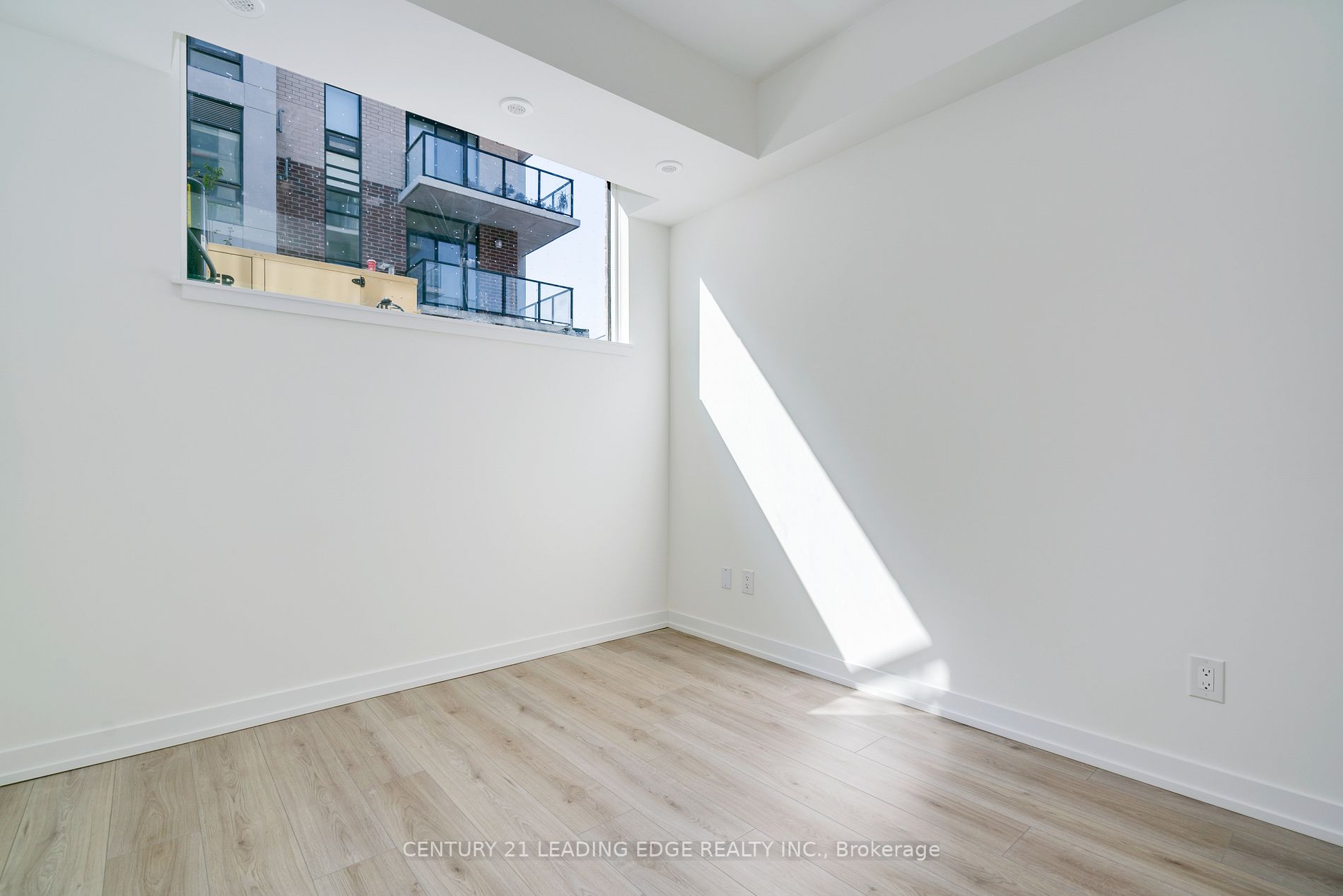 871 Sheppard Ave W, #37