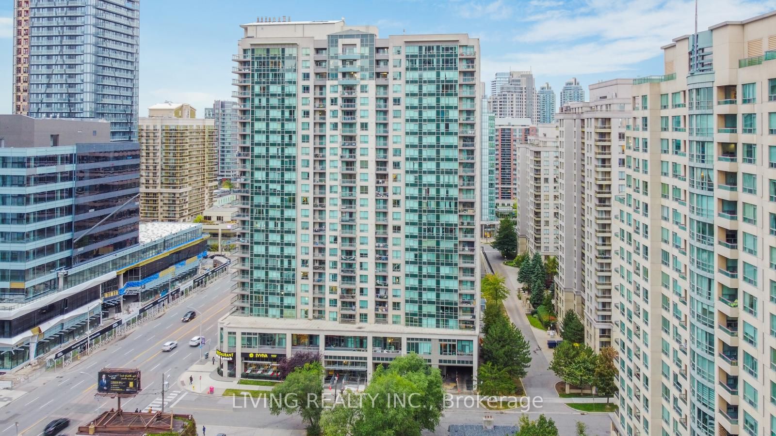 18 Parkview Ave, #207