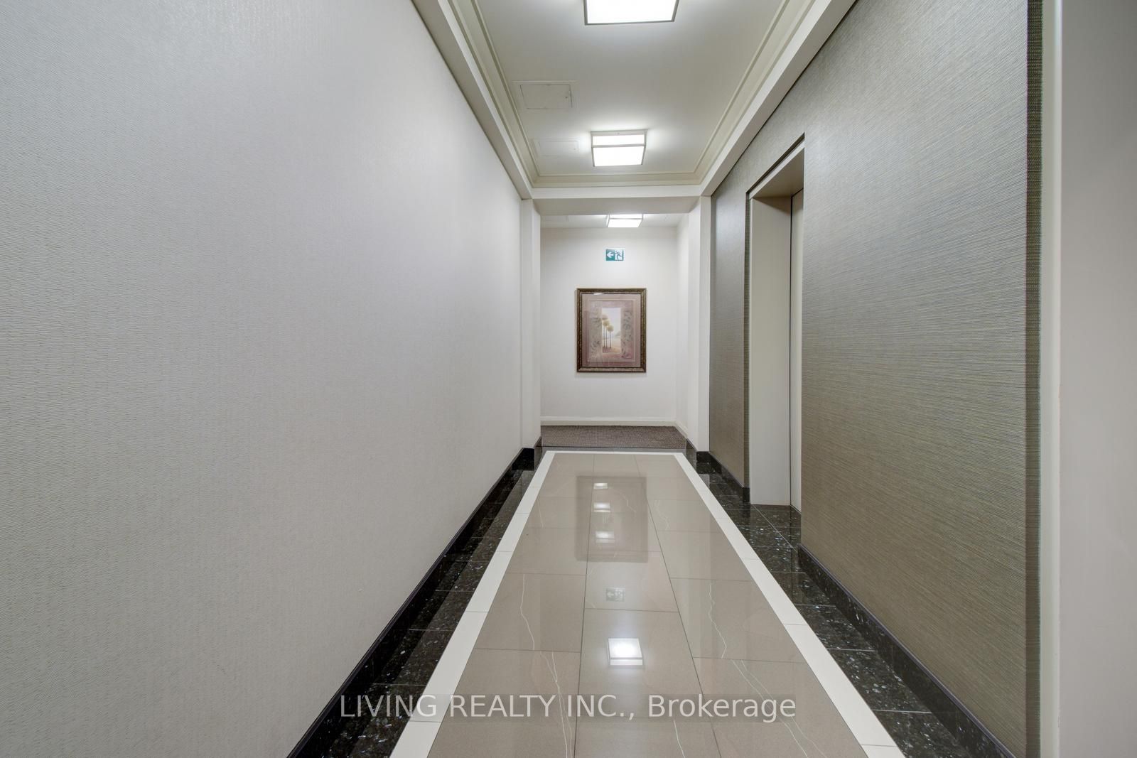 18 Parkview Ave, #207