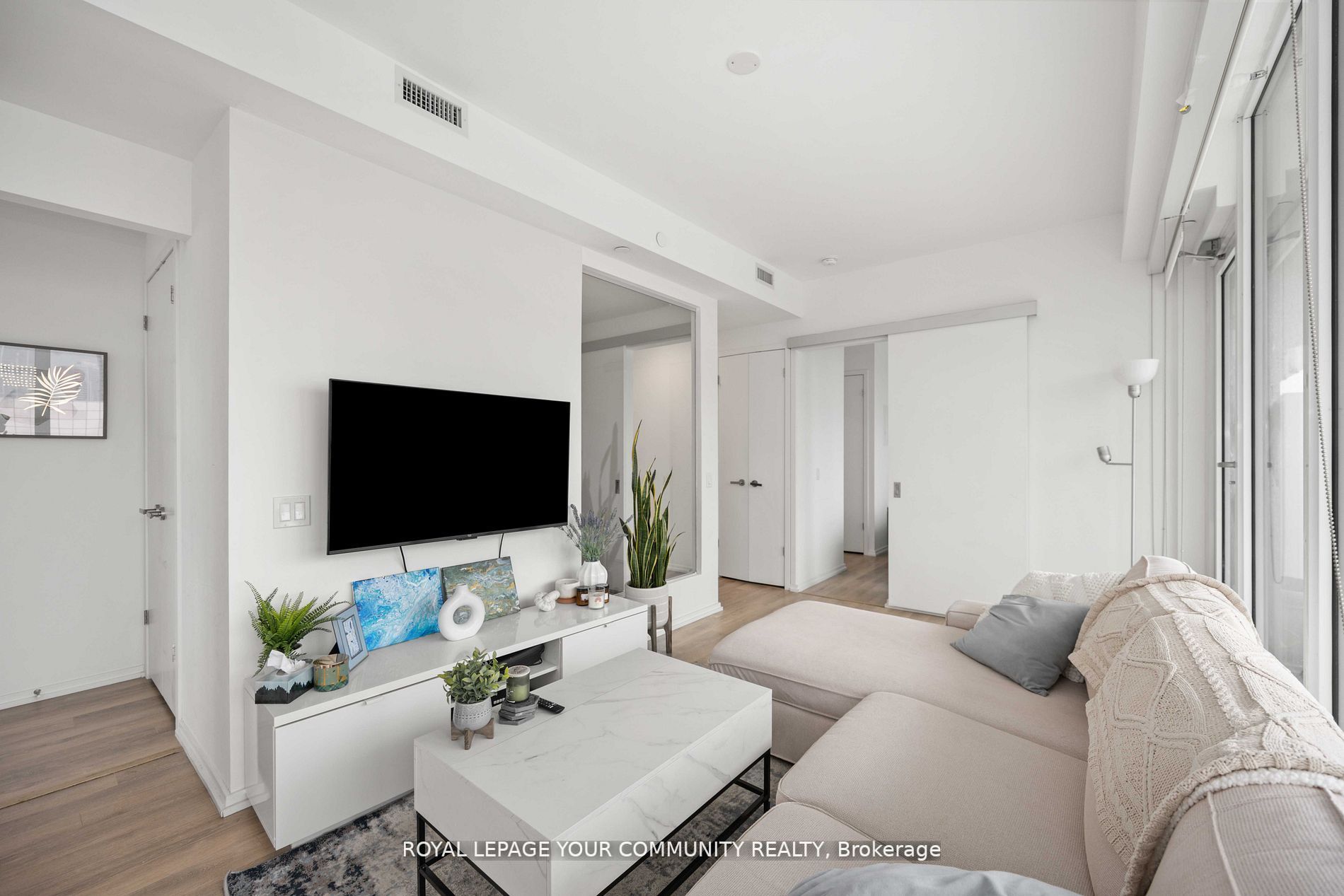 197 Yonge St, #3209
