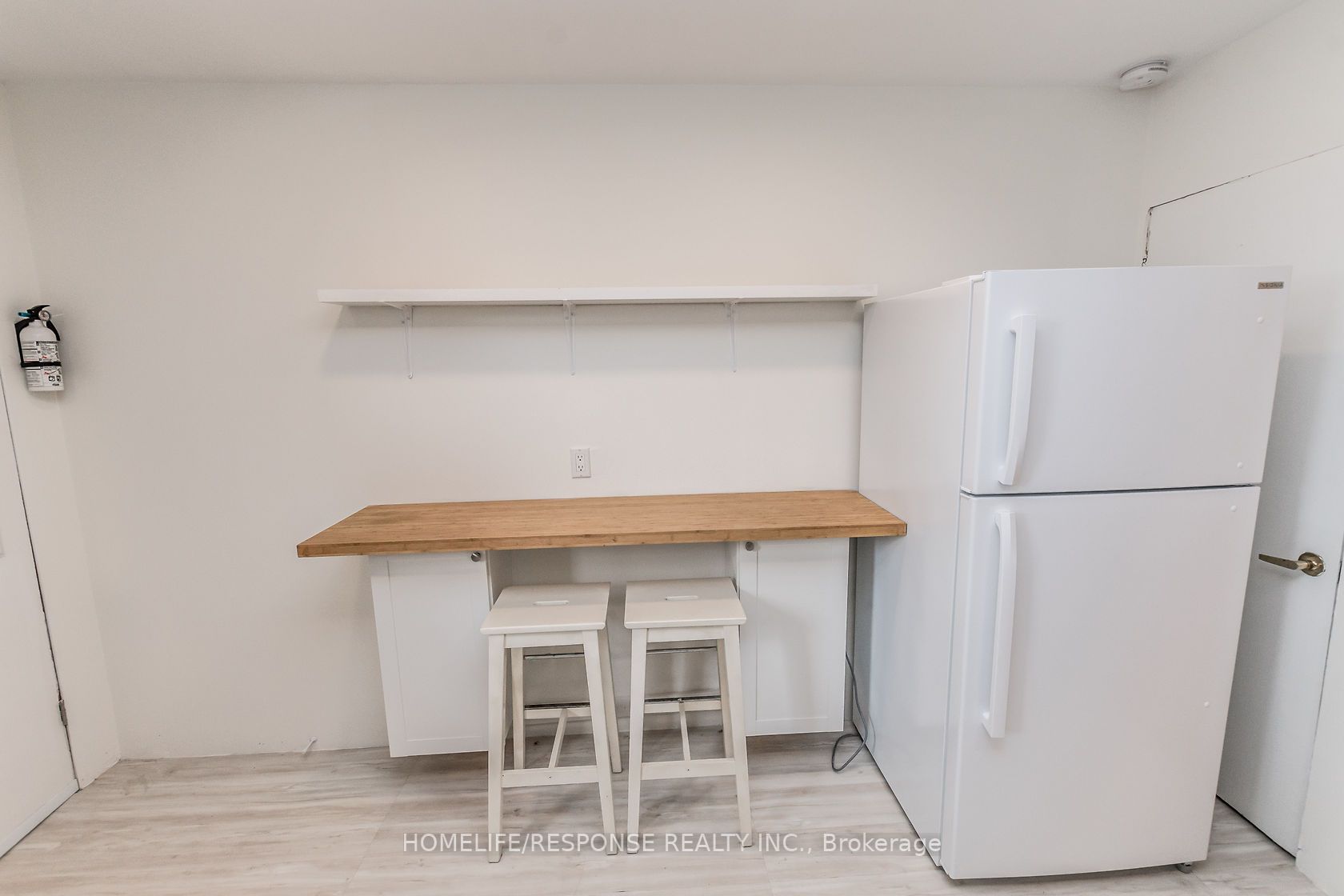 20 Golden Ave, #Upper
