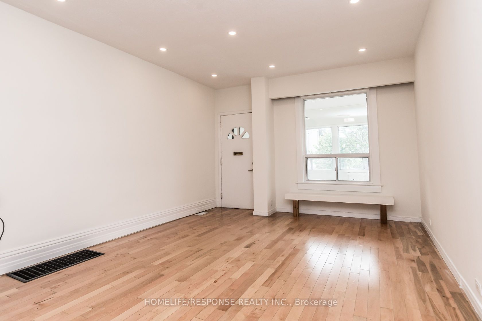 20 Golden Ave, #Upper