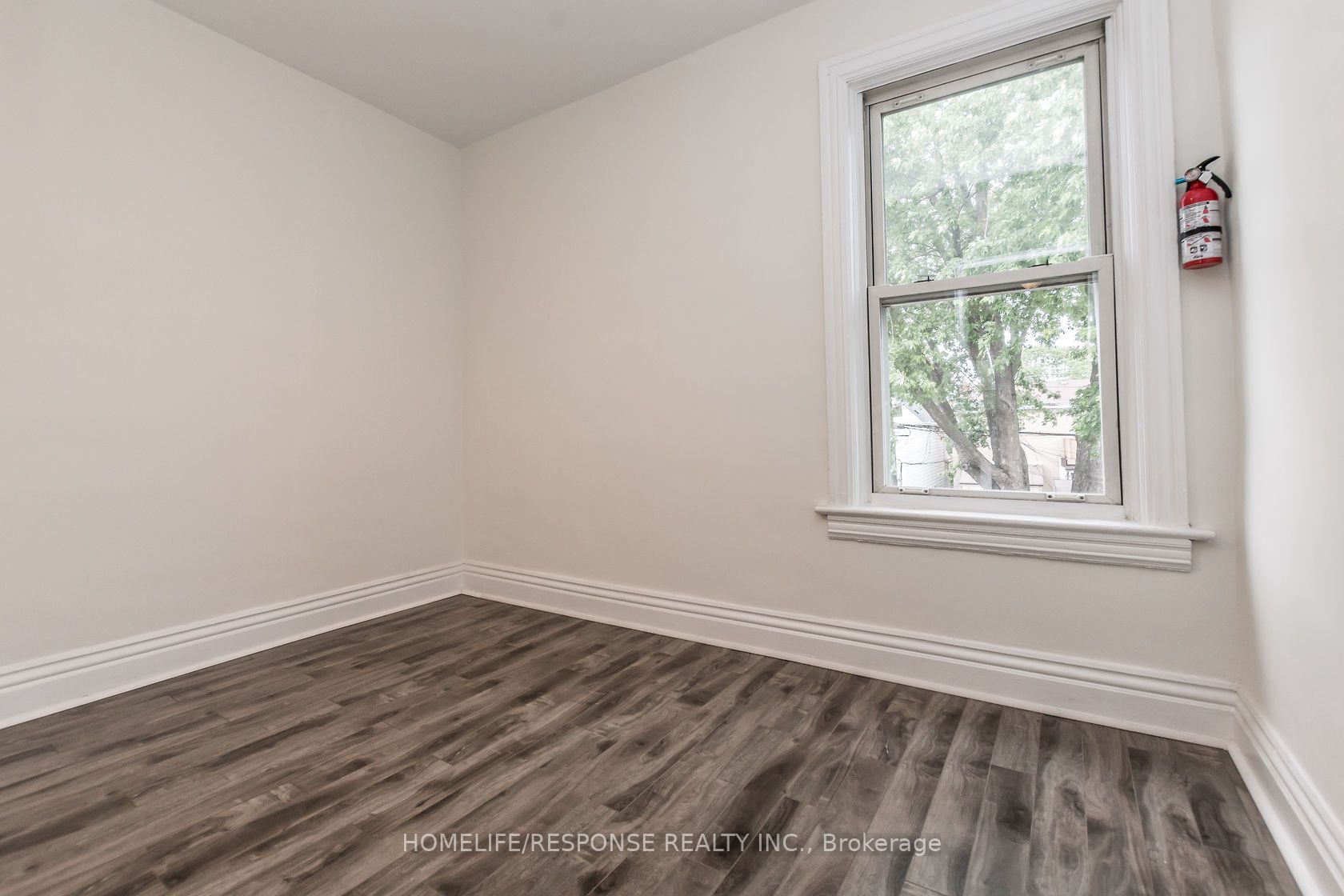 20 Golden Ave, #Upper
