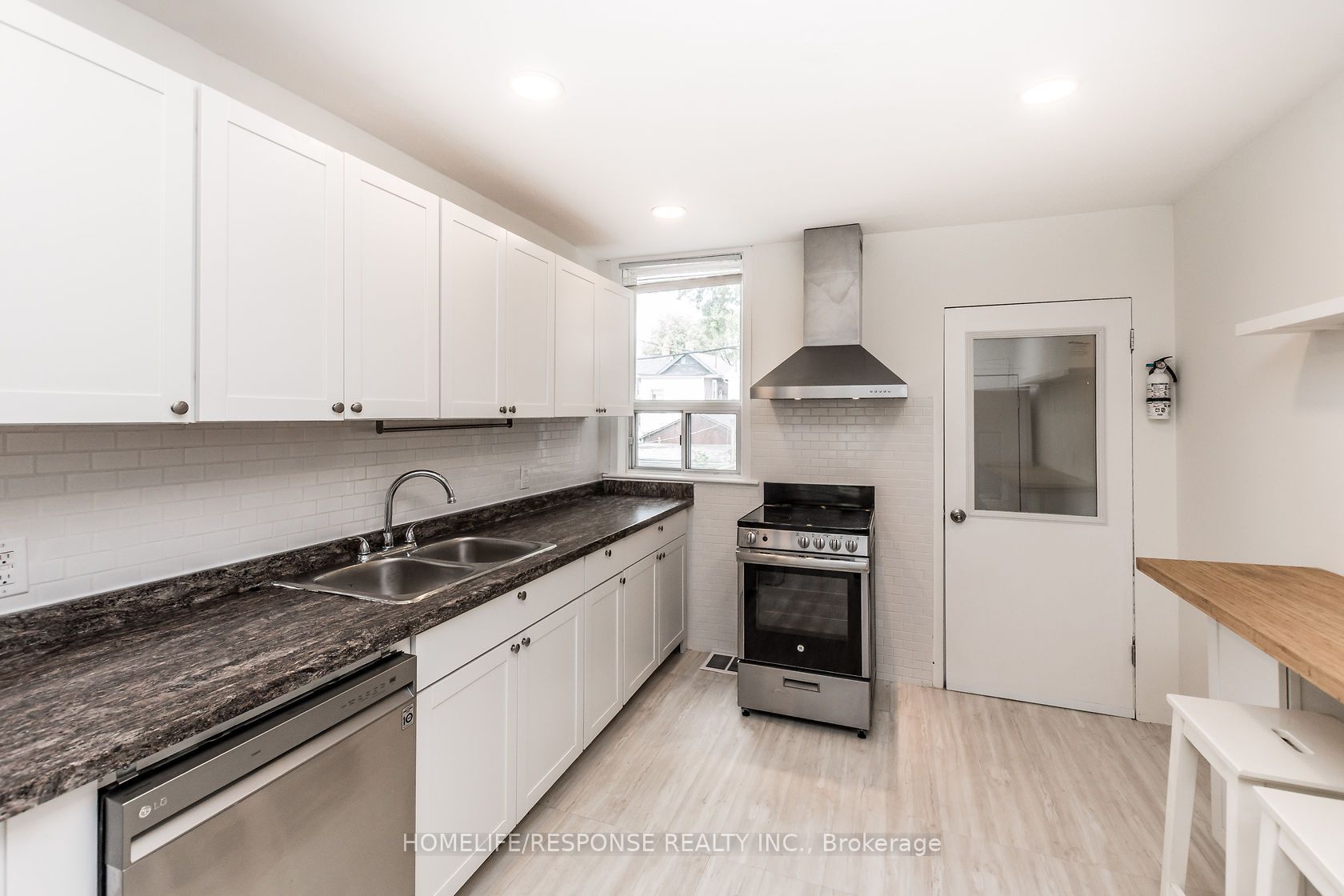 20 Golden Ave, #Upper