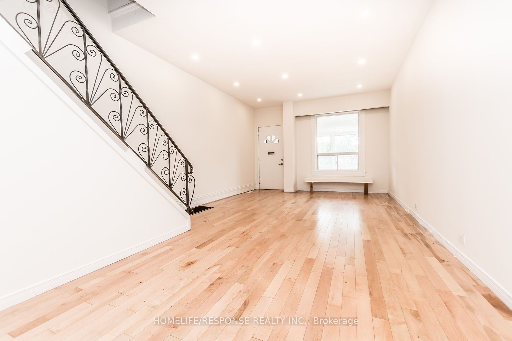 20 Golden Ave, #Upper