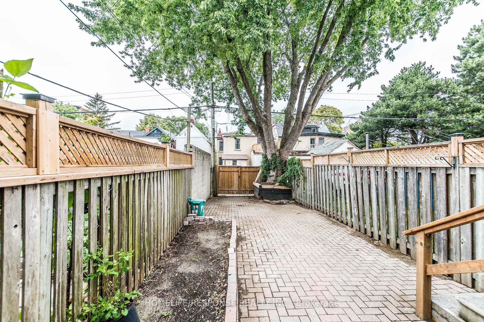20 Golden Ave, #Upper