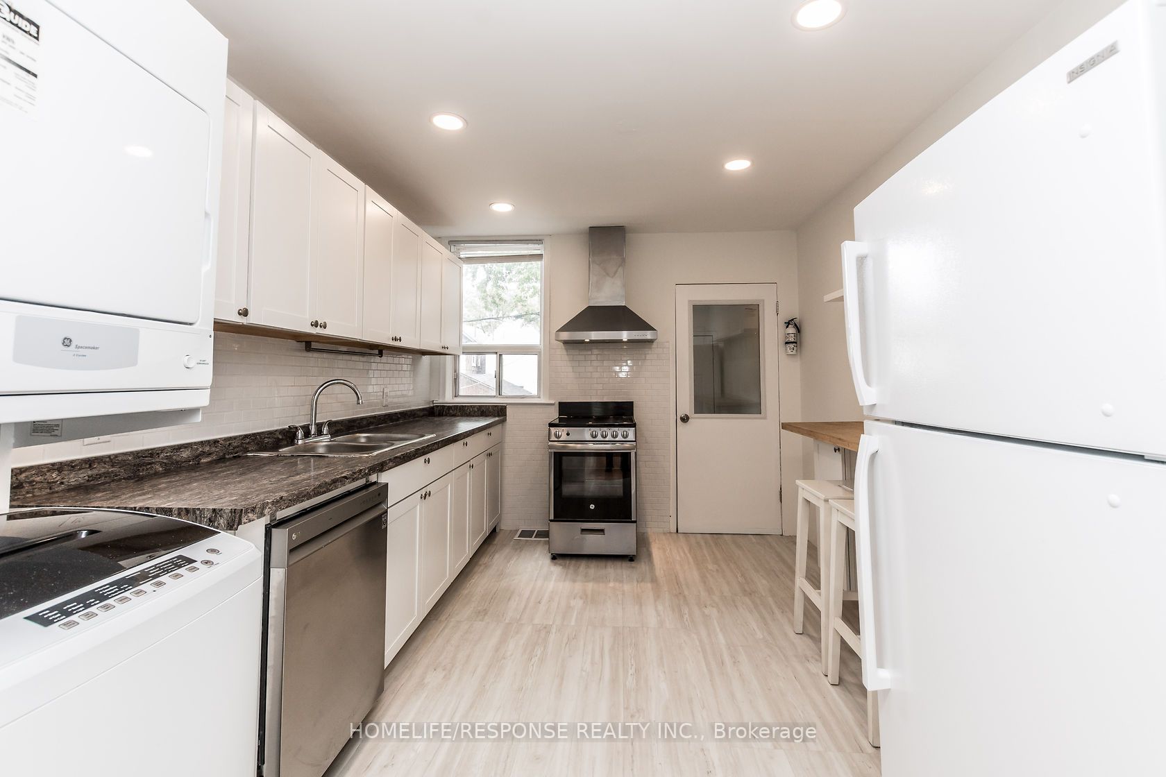 20 Golden Ave, #Upper