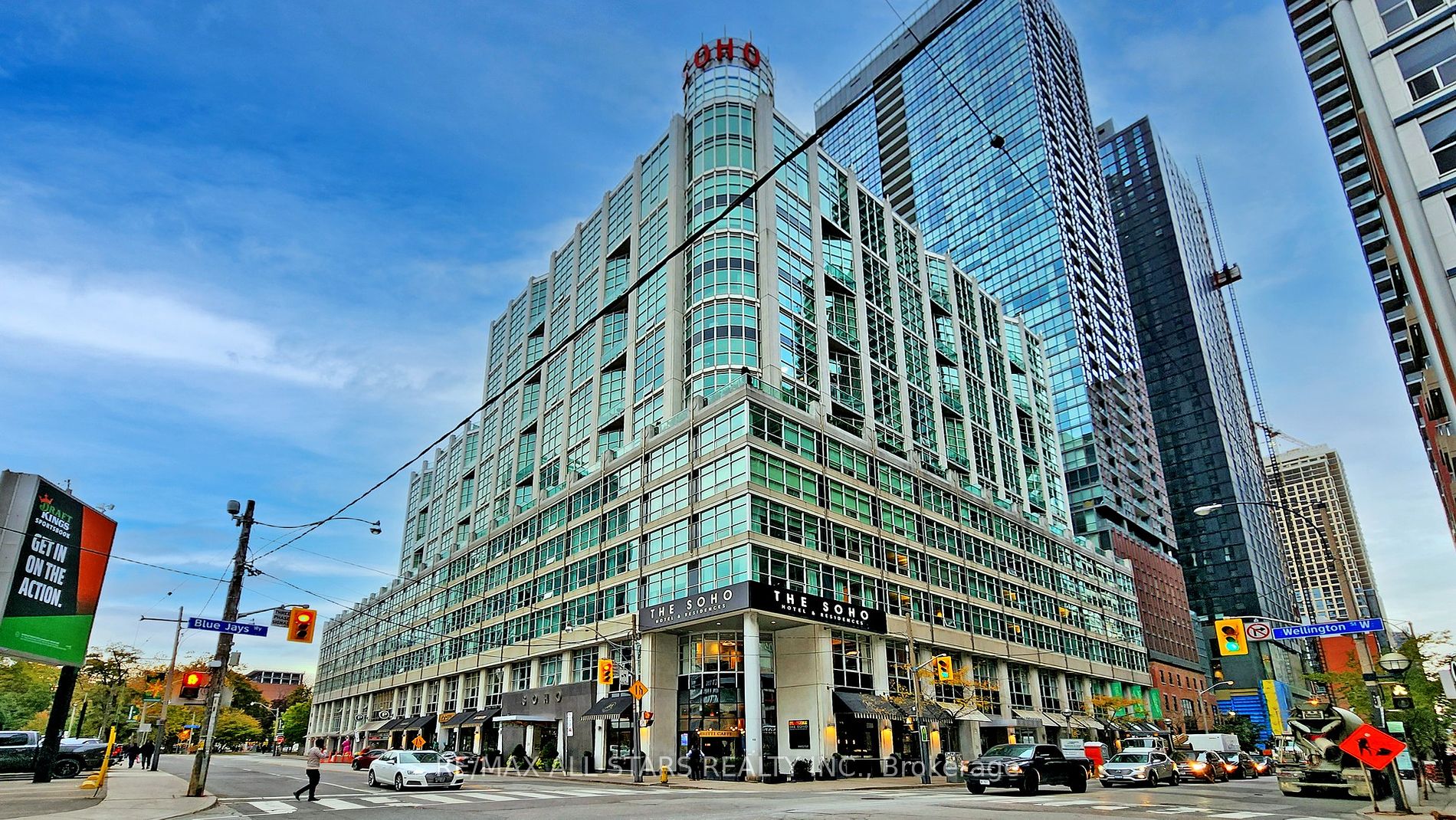 36 Blue Jays Way, #711 712