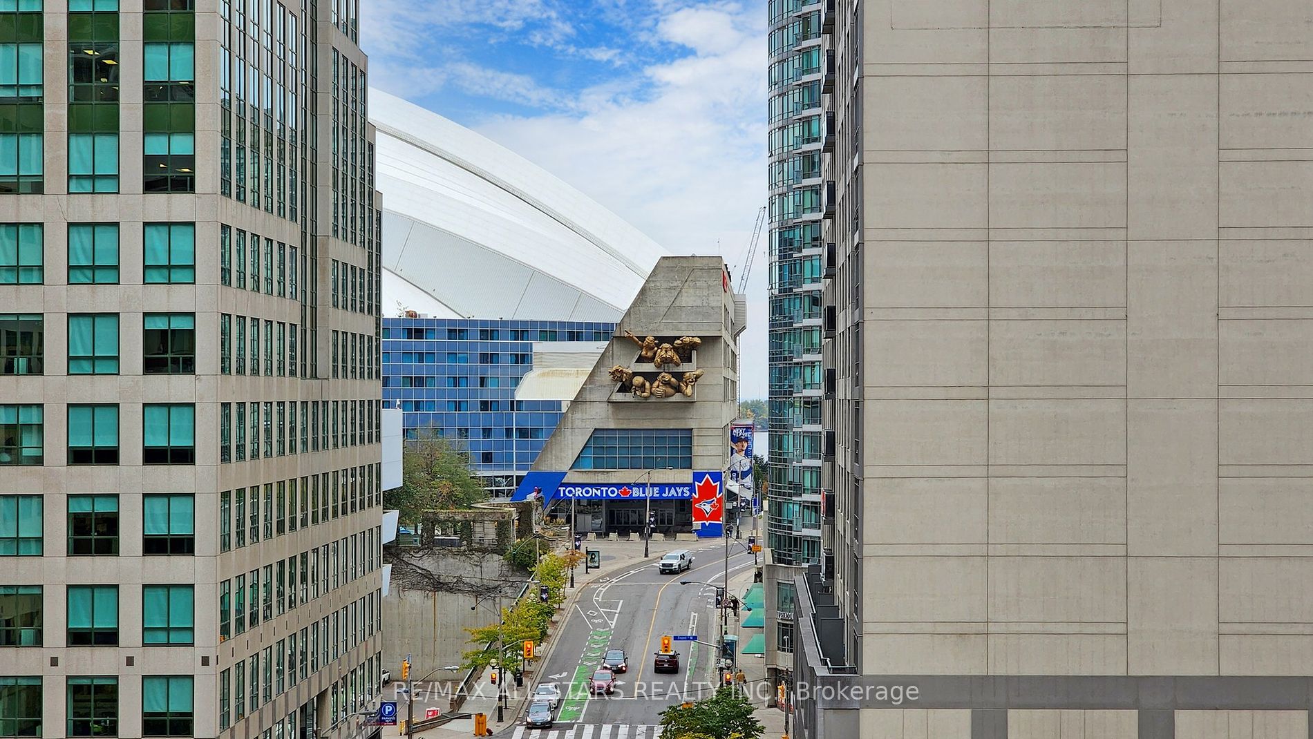 36 Blue Jays Way, #711 712