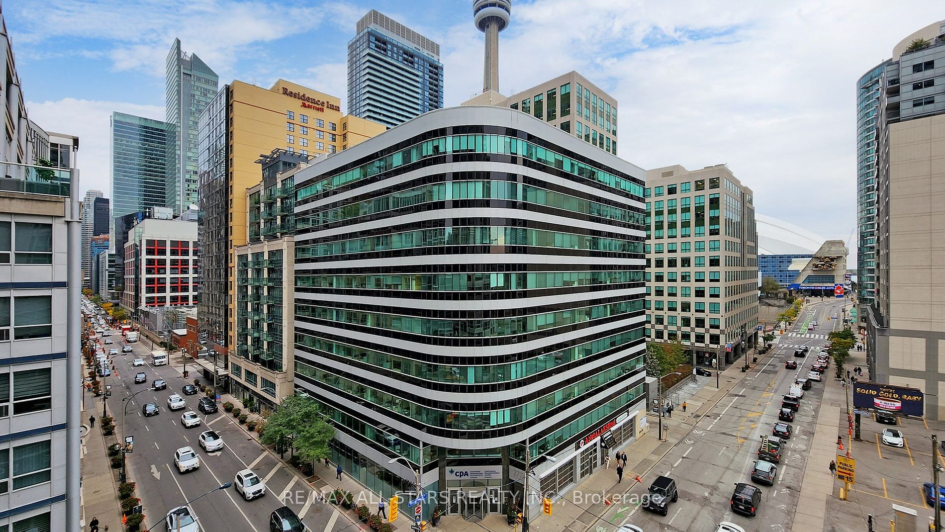 36 Blue Jays Way, #711 712