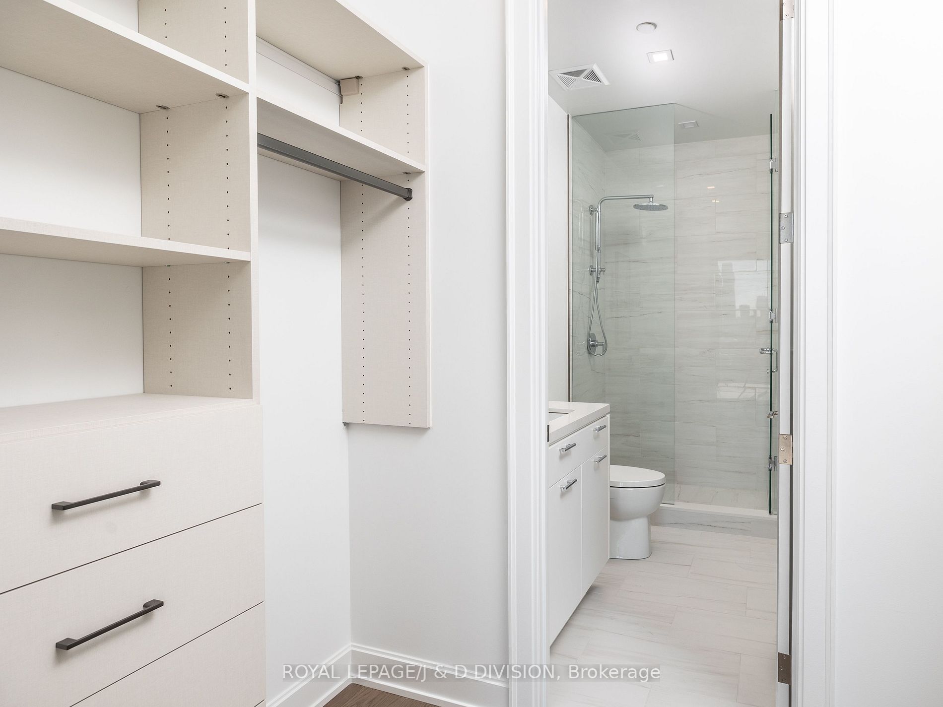 2781 Yonge St, #805