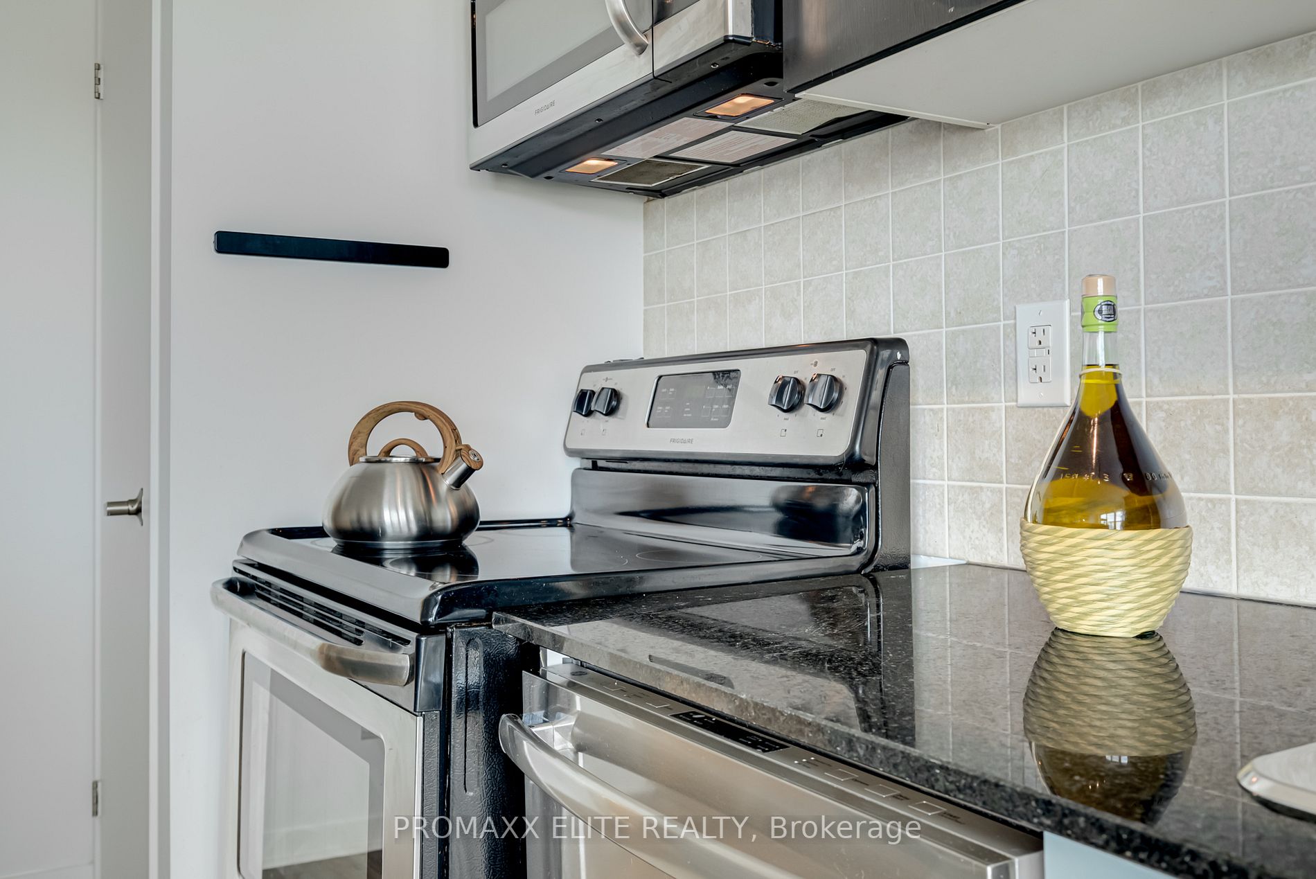 38 Joe Shuster Way, #1601