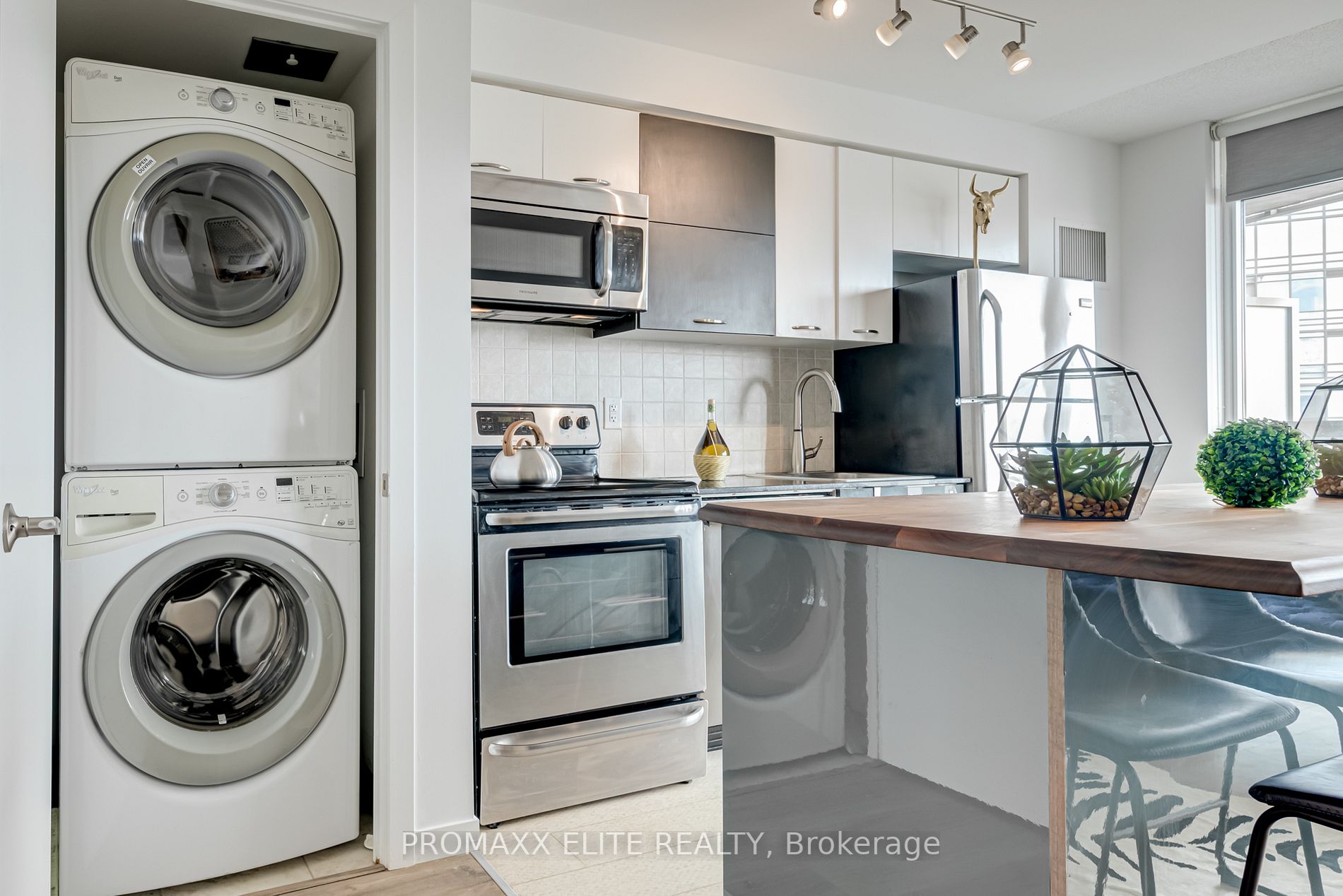 38 Joe Shuster Way, #1601