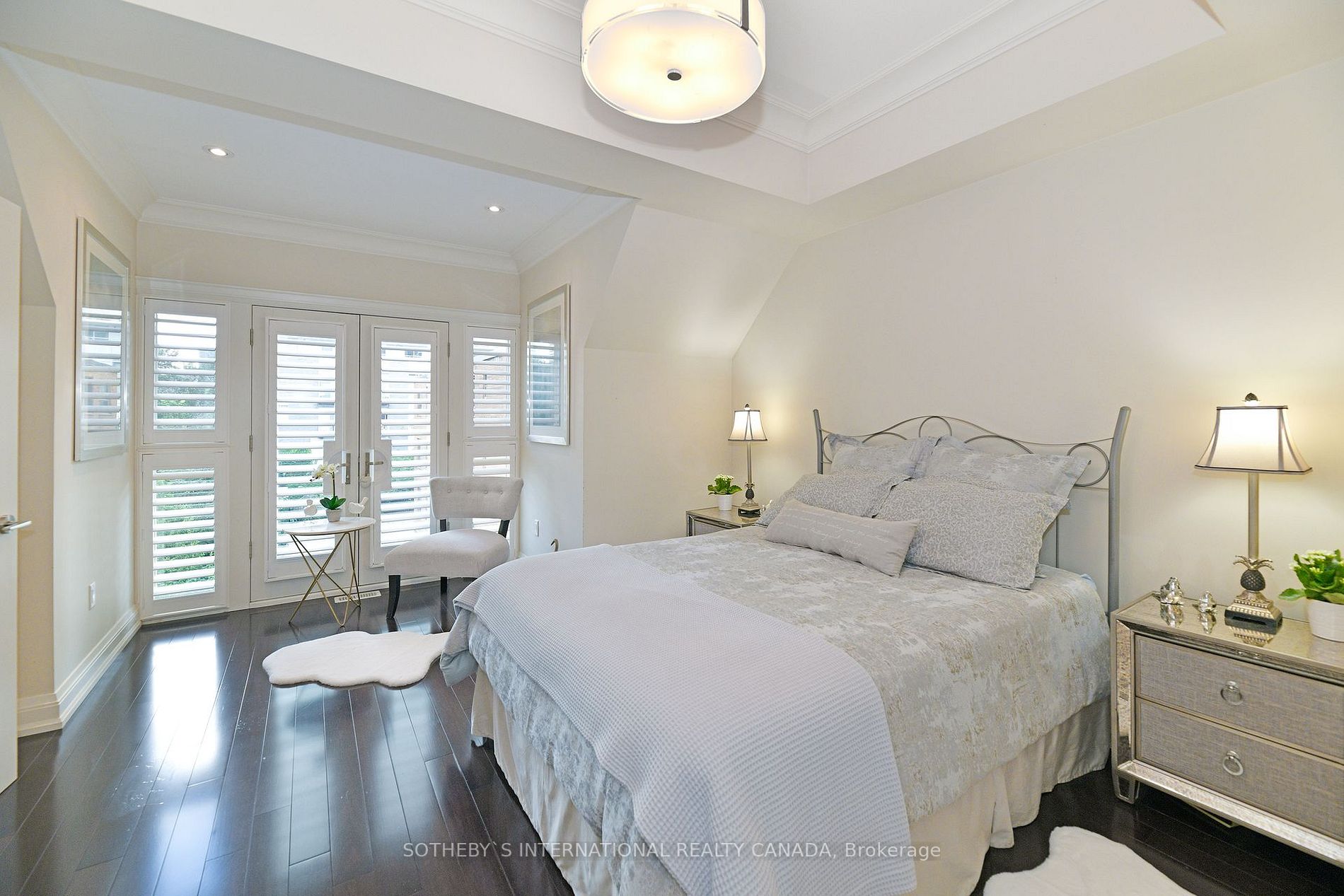 260 Redpath Ave