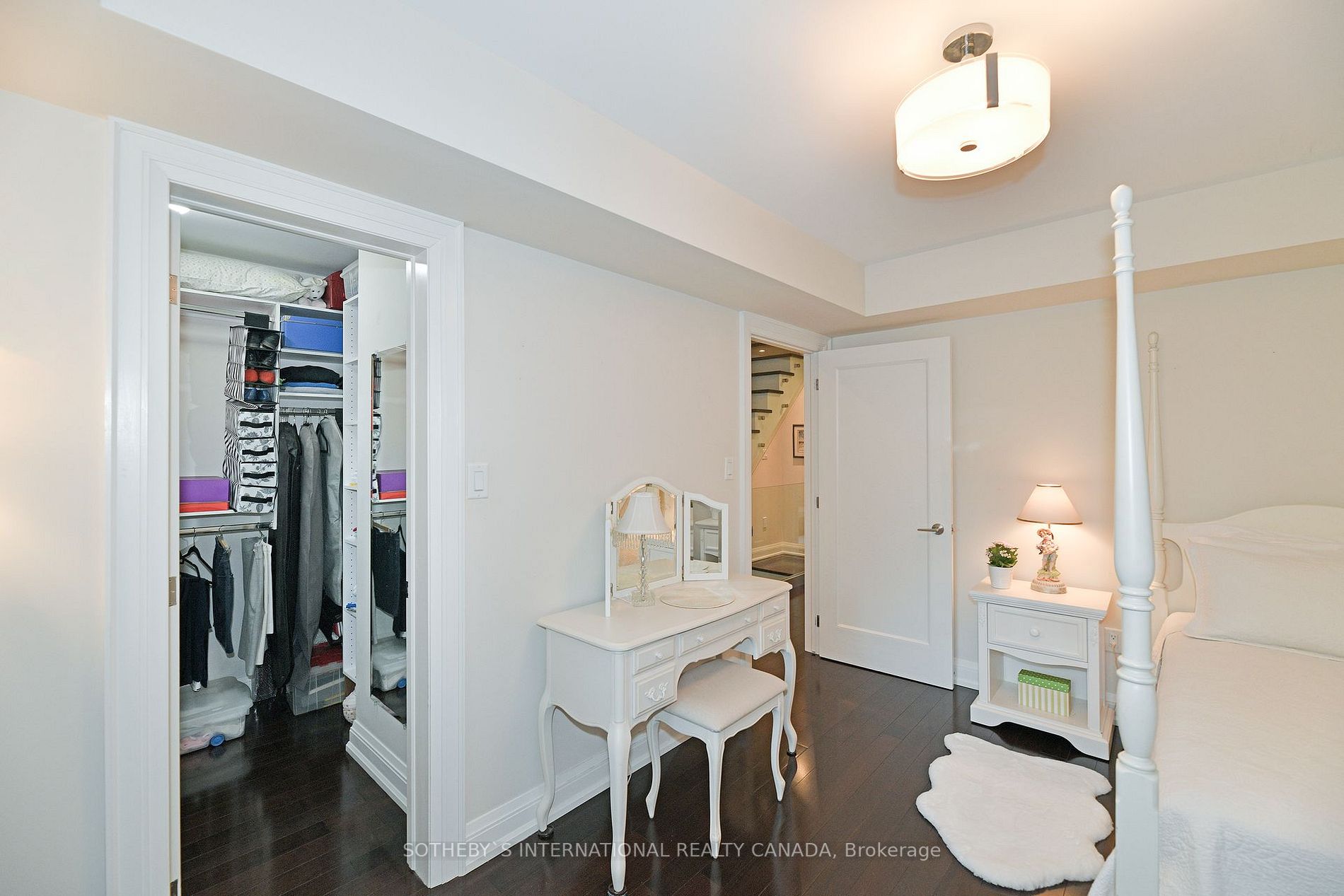 260 Redpath Ave