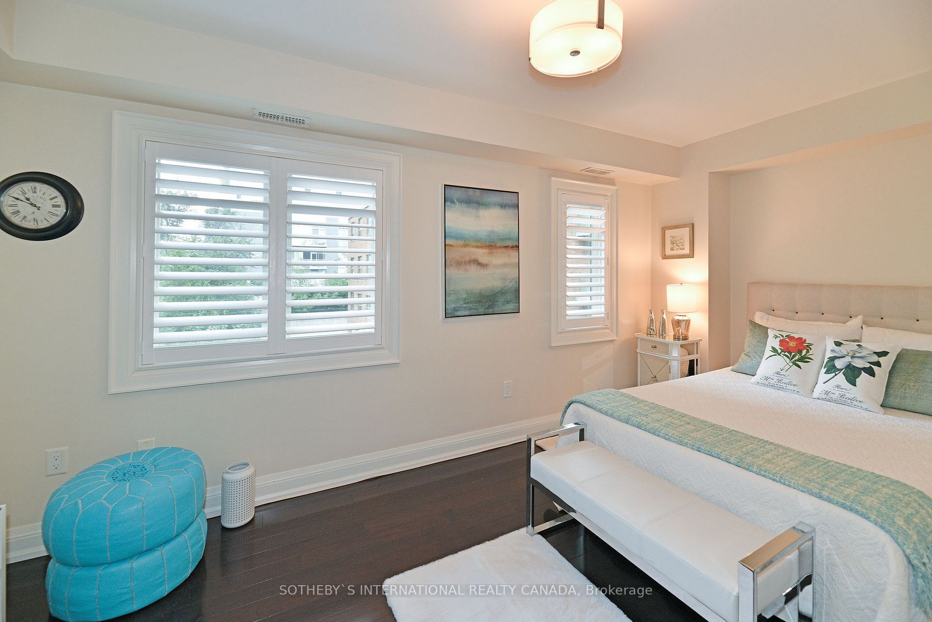 260 Redpath Ave