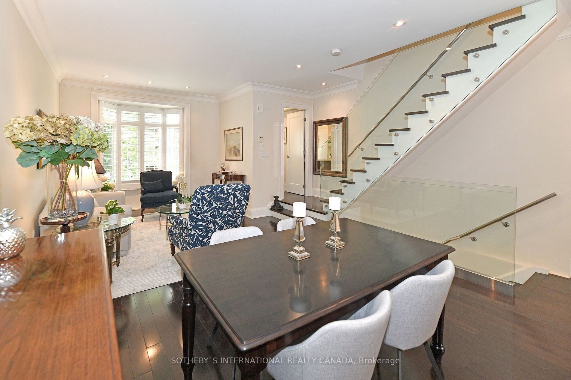 260 Redpath Ave