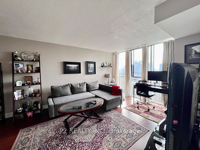 801 King St W, #924