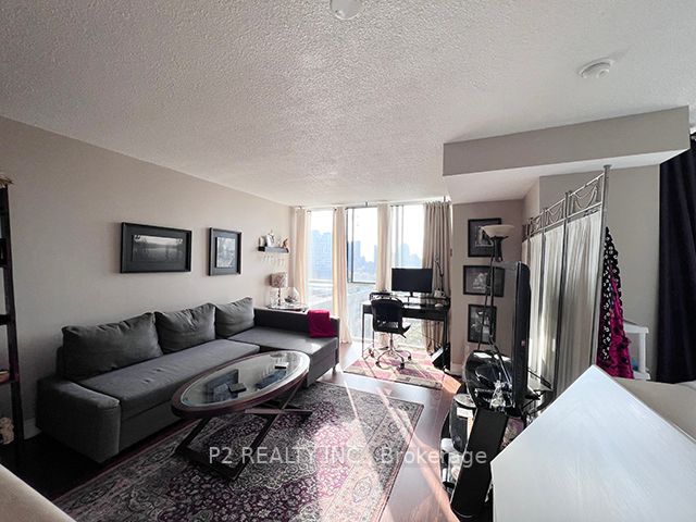 801 King St W, #924