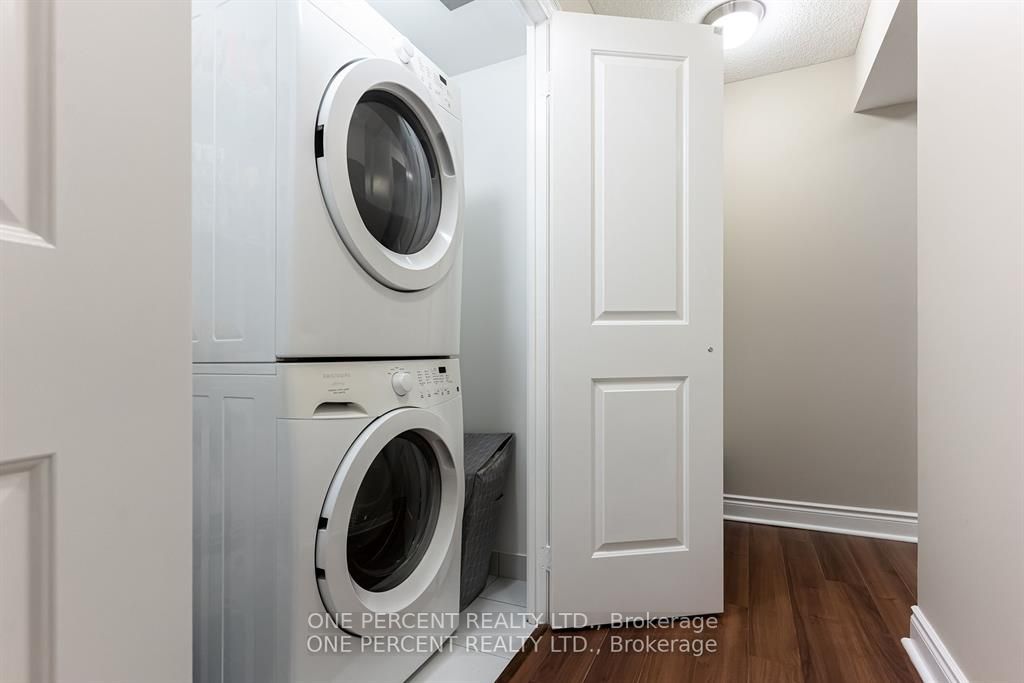 28 Ted Rogers Way, #1109