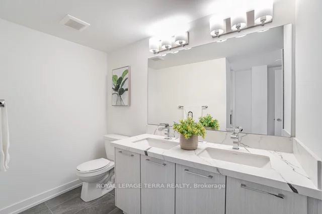 871 Sheppard Ave W, #21