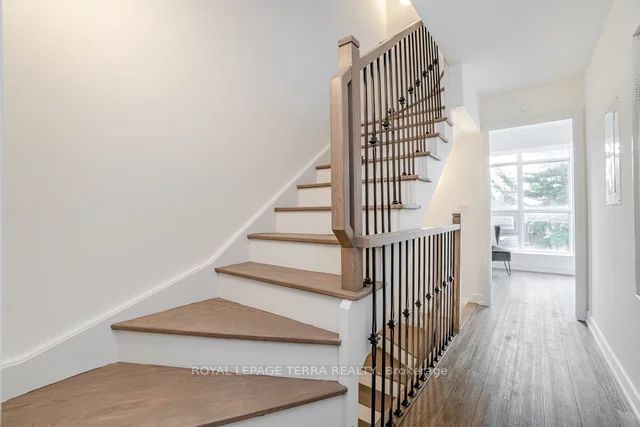 871 Sheppard Ave W, #21