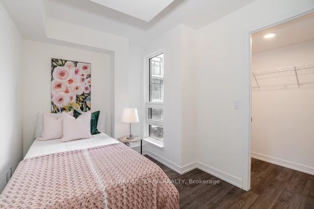 871 Sheppard Ave W, #21