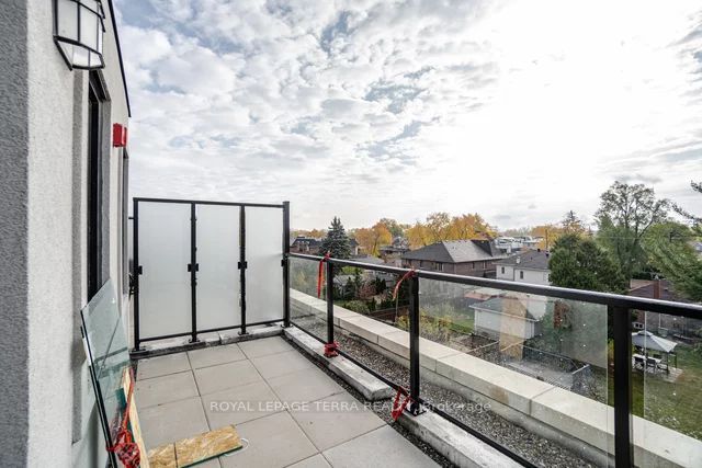 871 Sheppard Ave W, #21