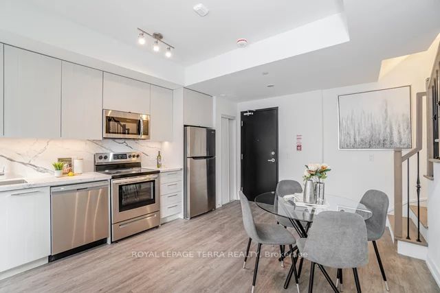 871 Sheppard Ave W, #21