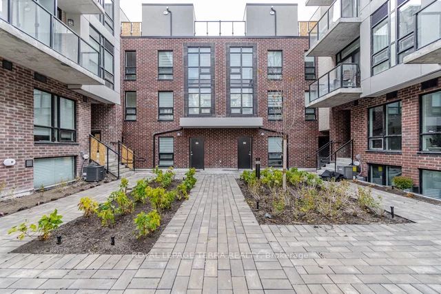 871 Sheppard Ave W, #21