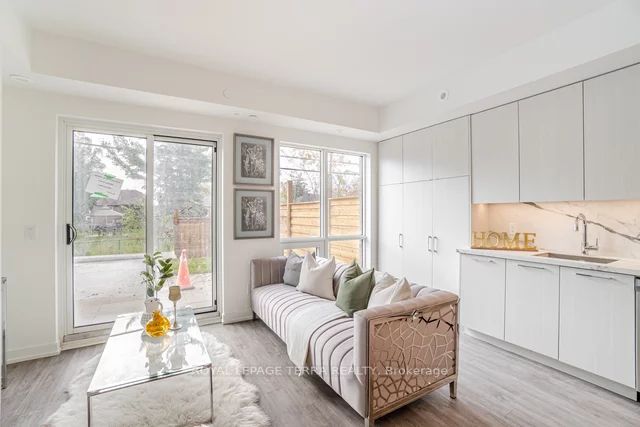 871 Sheppard Ave W, #21