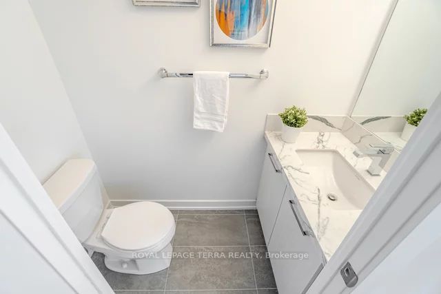 871 Sheppard Ave W, #21