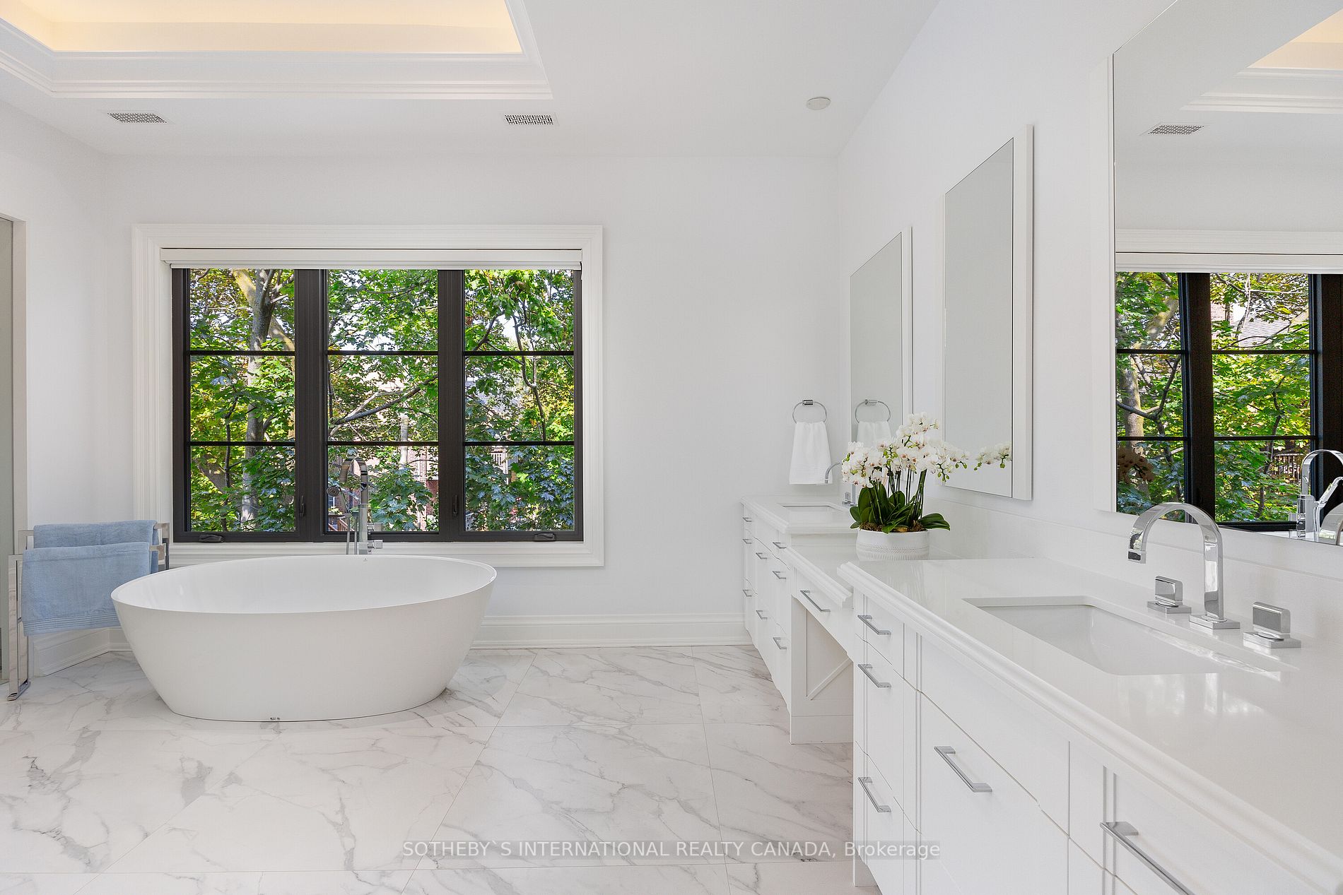 22 Hillhurst Blvd