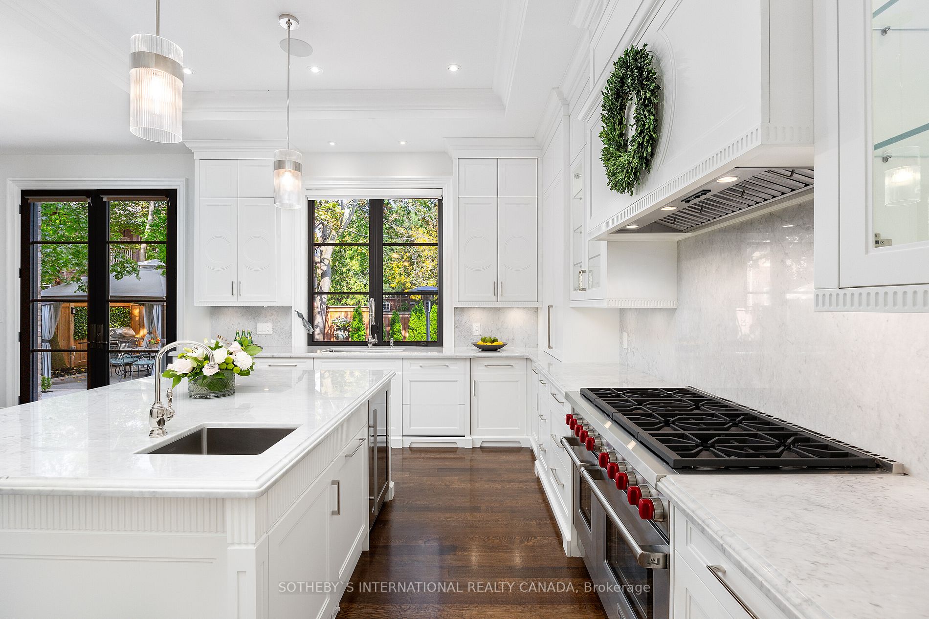 22 Hillhurst Blvd