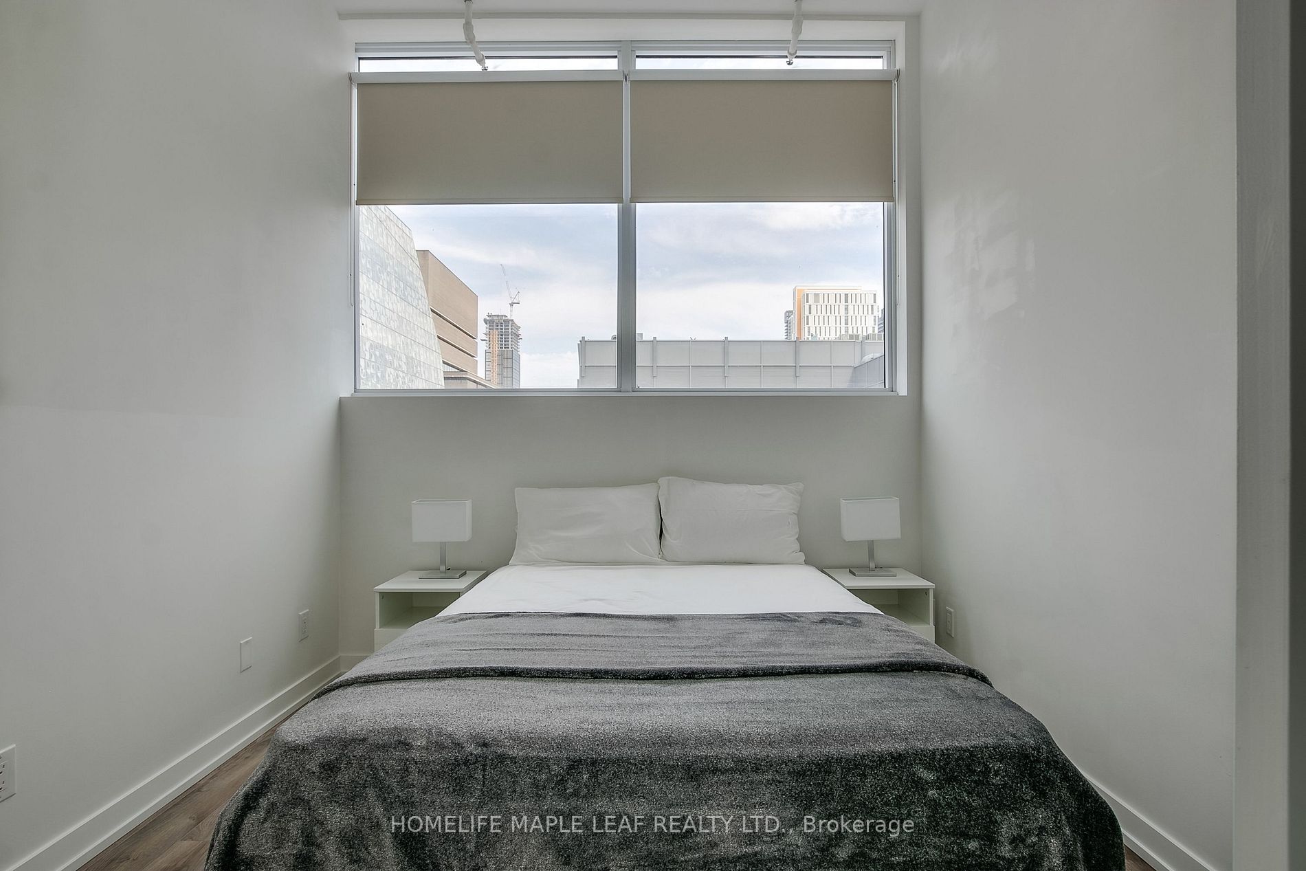20 Edward St, #404