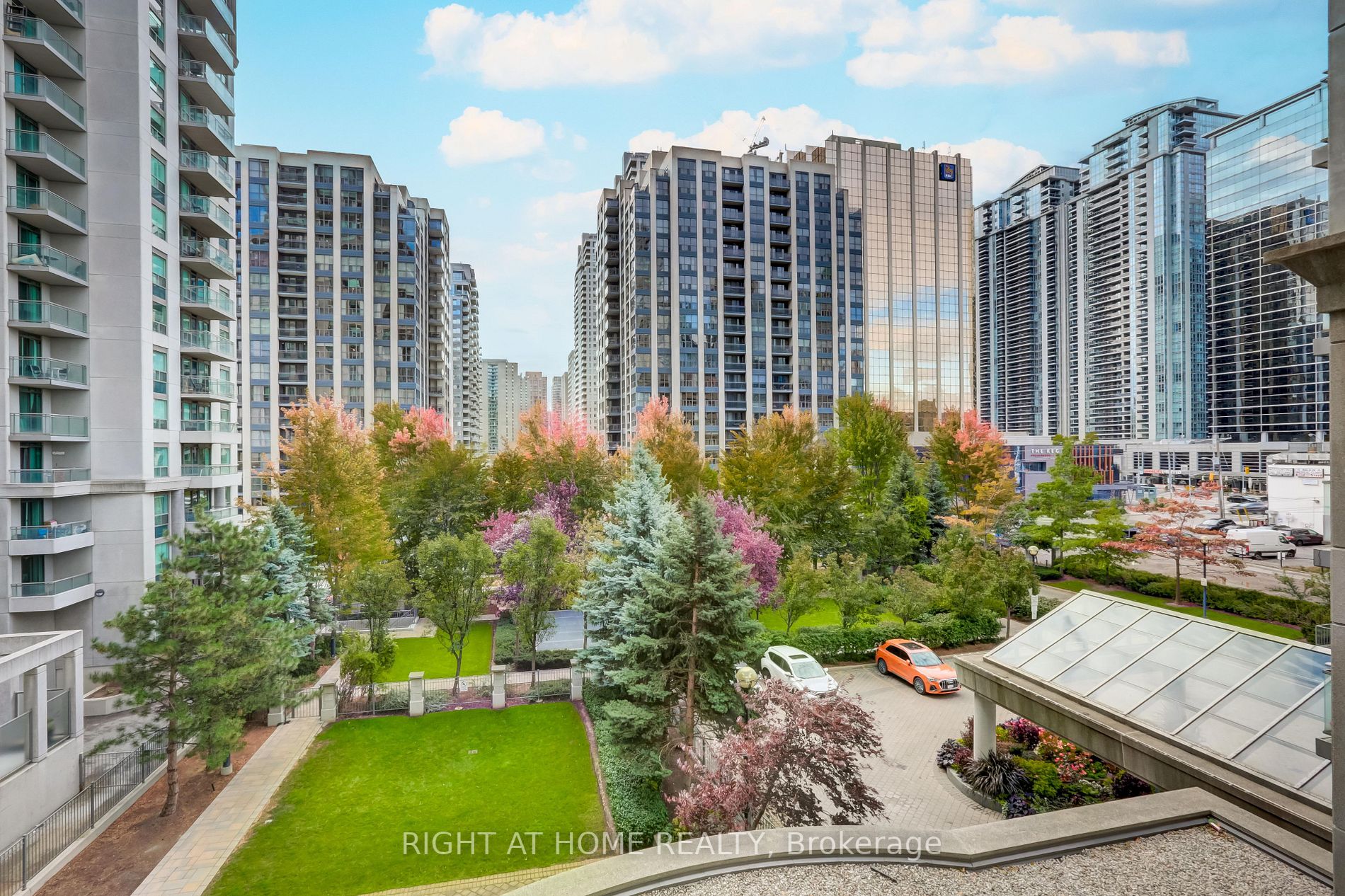 21 Hillcrest Ave, #405