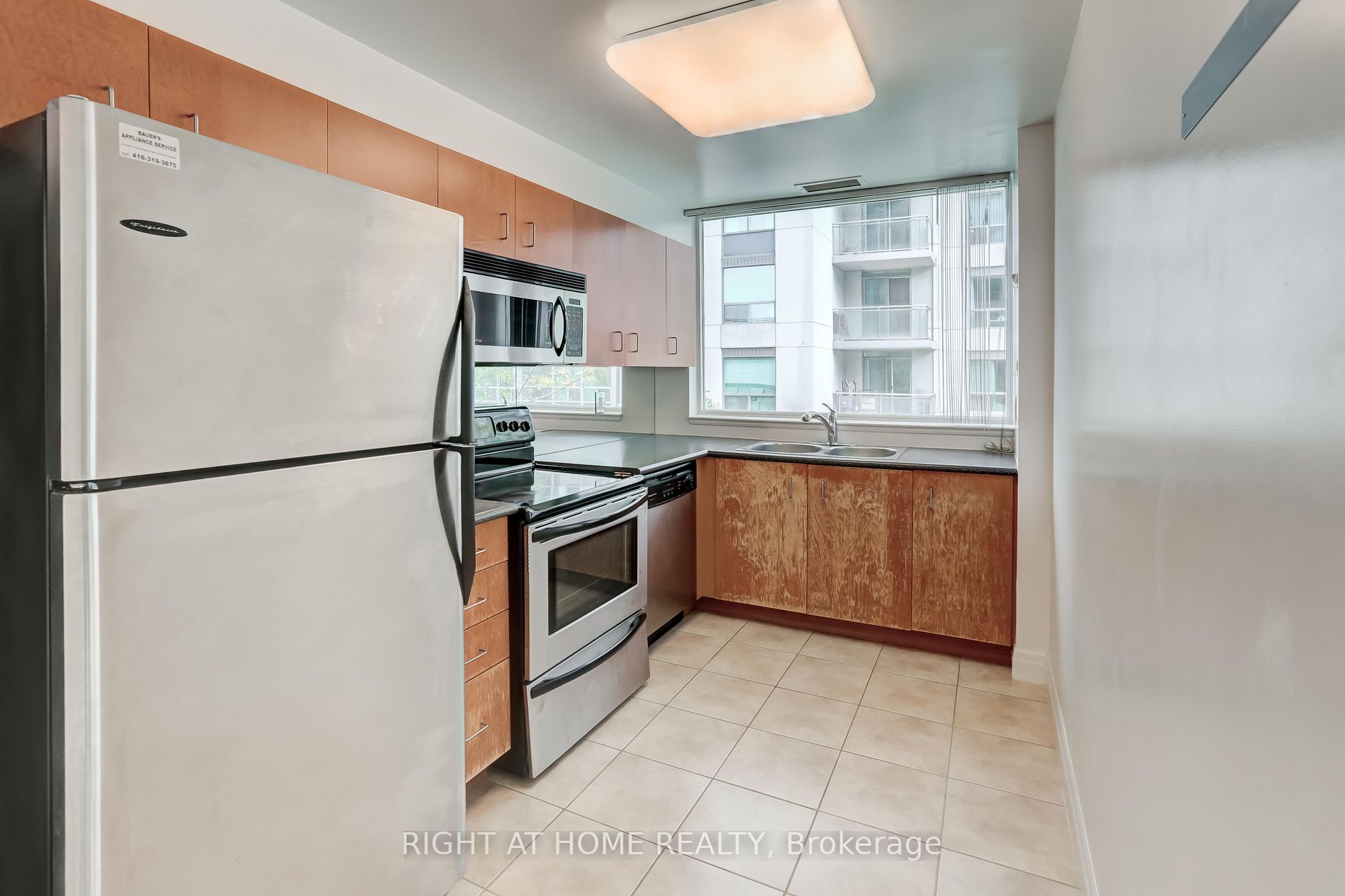 21 Hillcrest Ave, #405