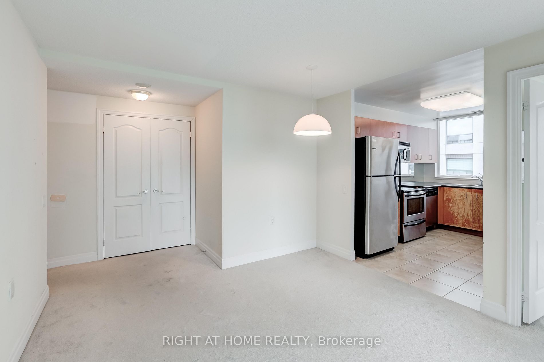 21 Hillcrest Ave, #405