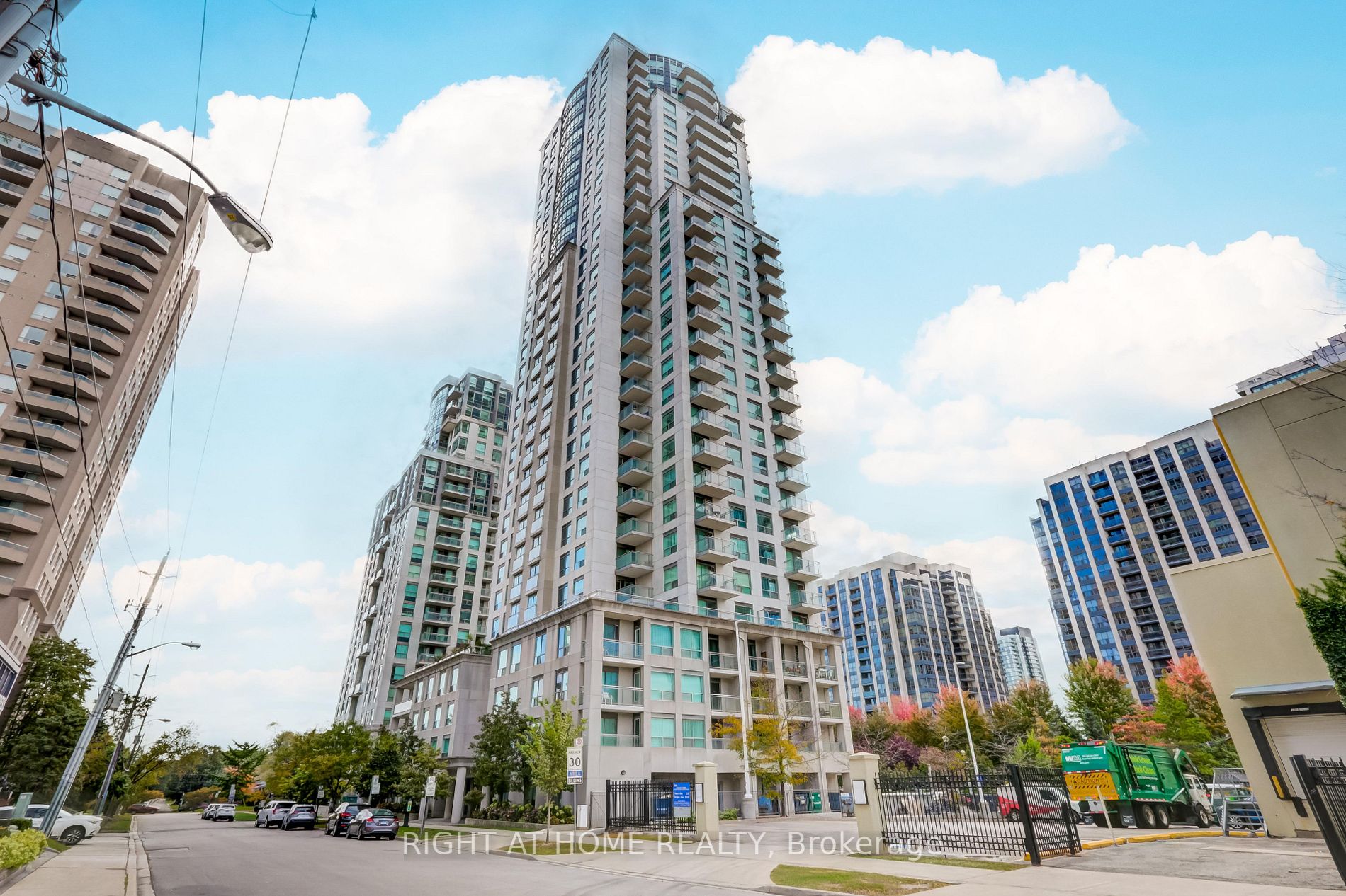 21 Hillcrest Ave, #405