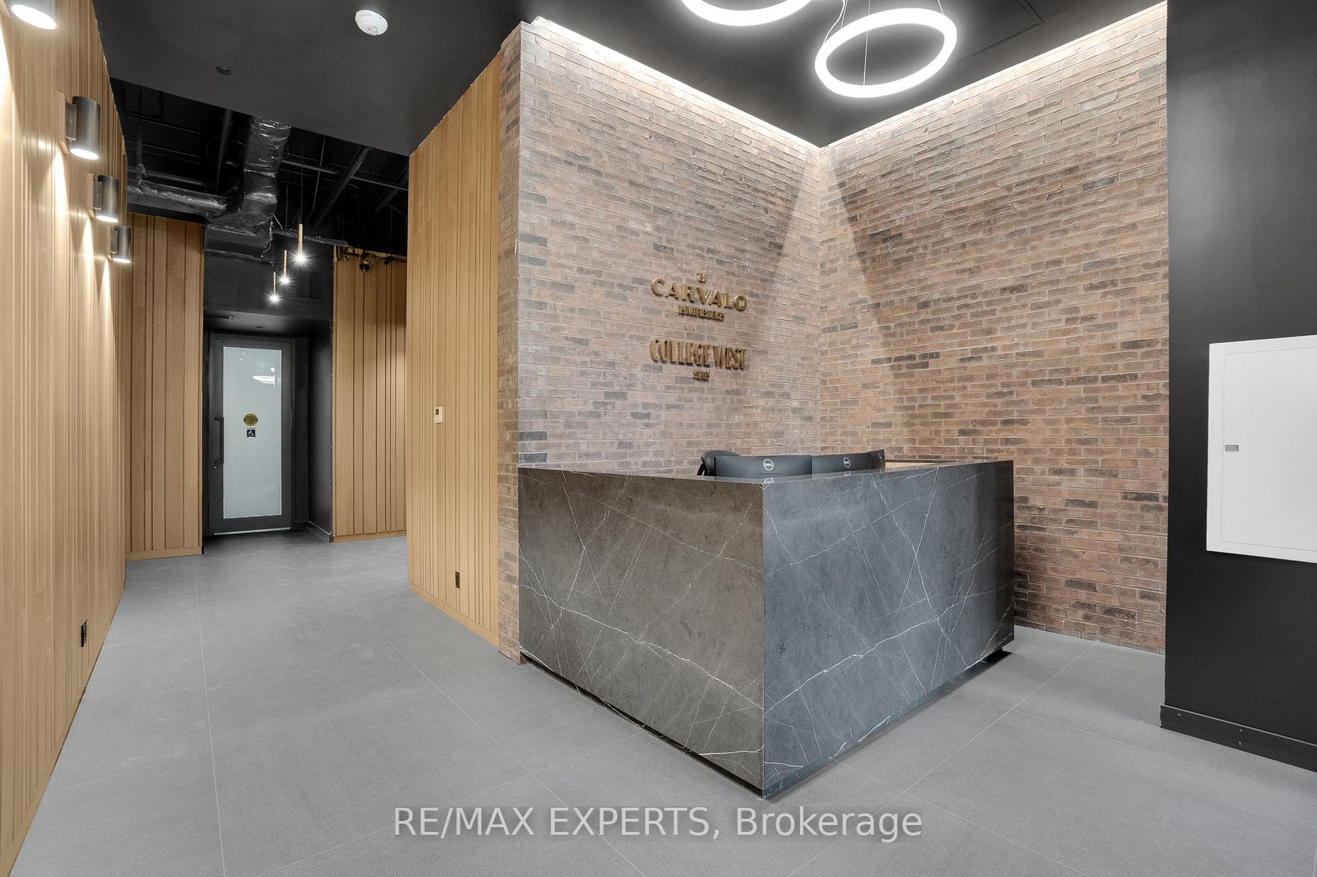 899 College St, #616