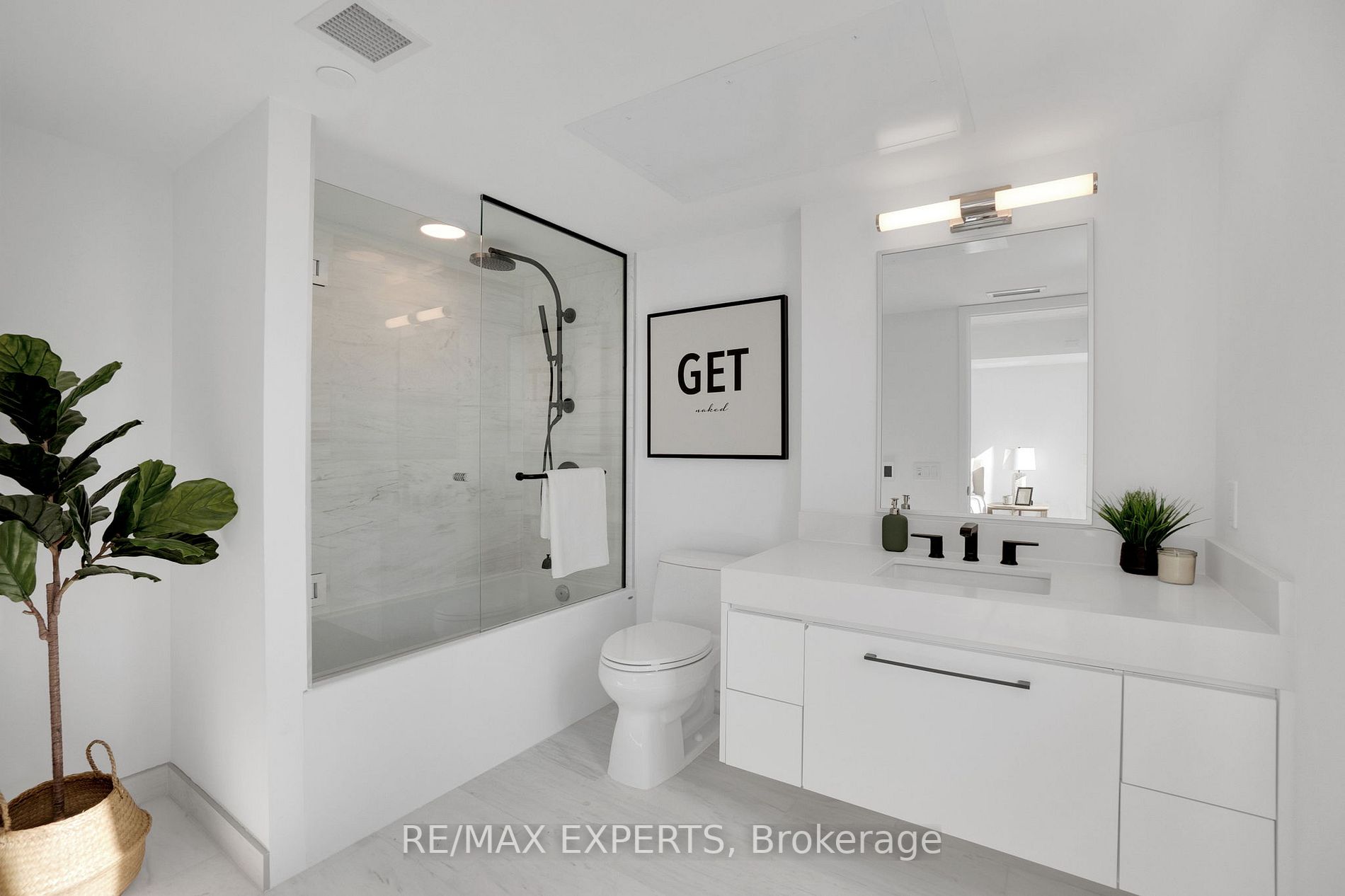 899 College St, #616