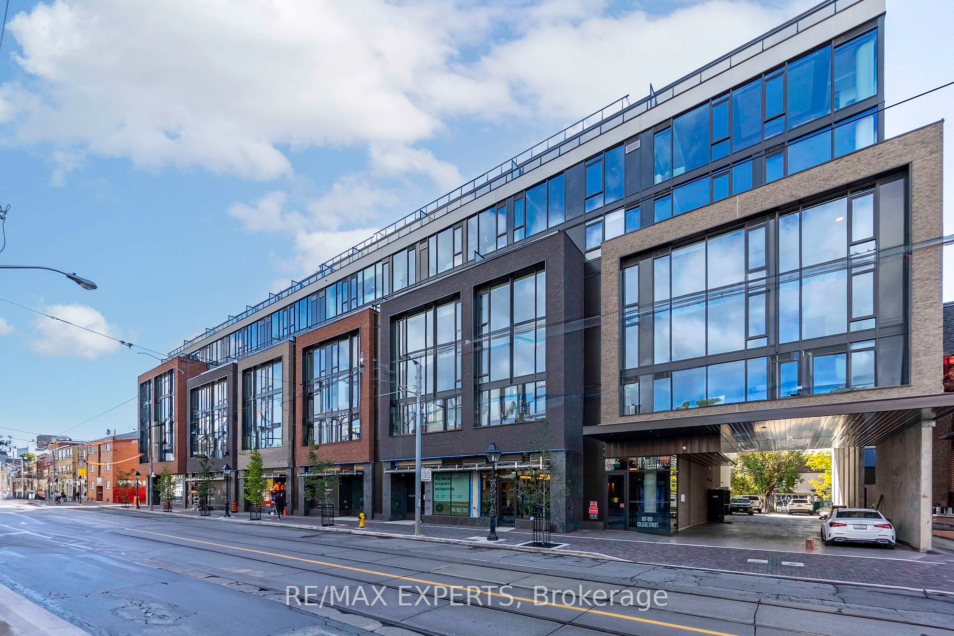 899 College St, #616