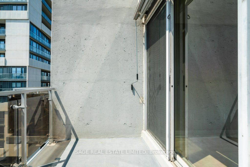86 Gerrard St E, #22C