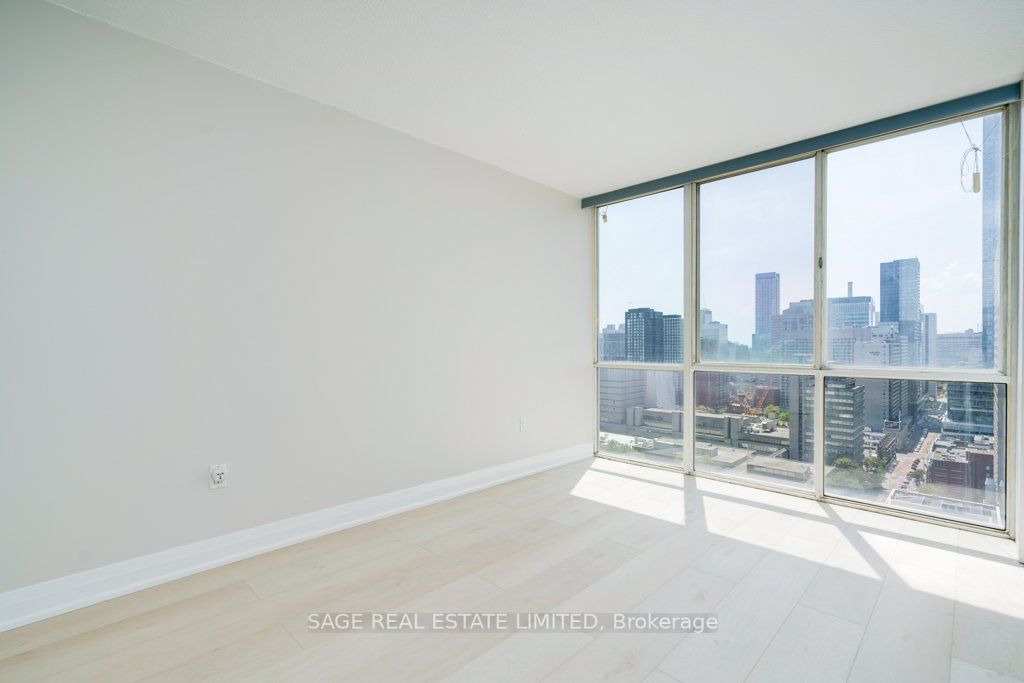 86 Gerrard St E, #22C