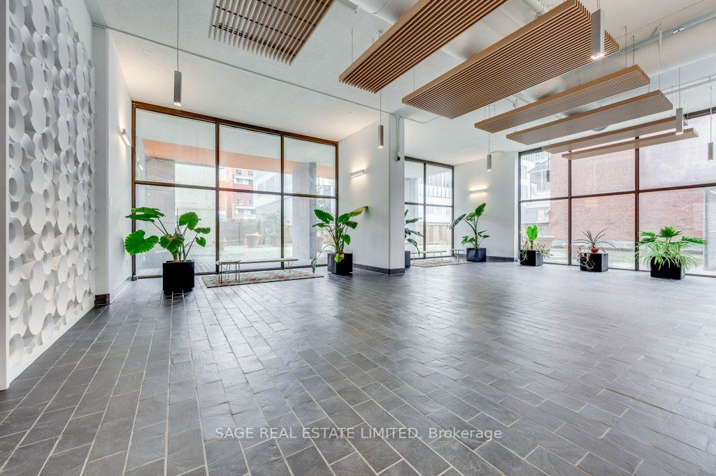86 Gerrard St E, #22C