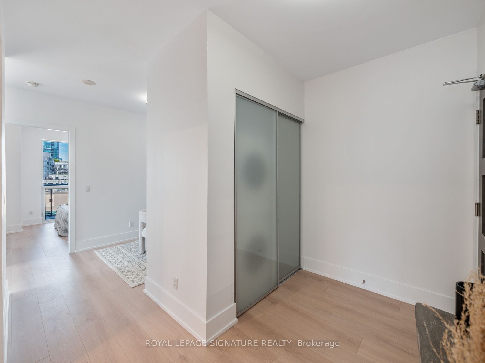 300 Front St W, #2012