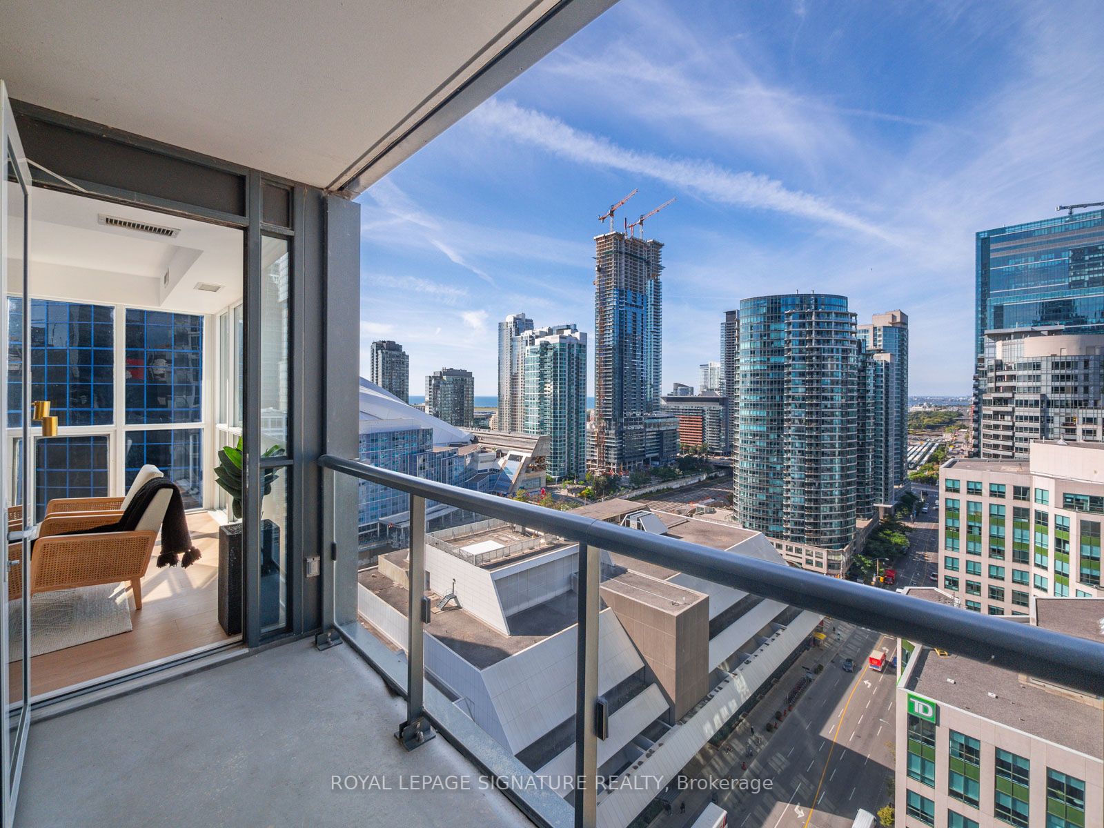 300 Front St W, #2012