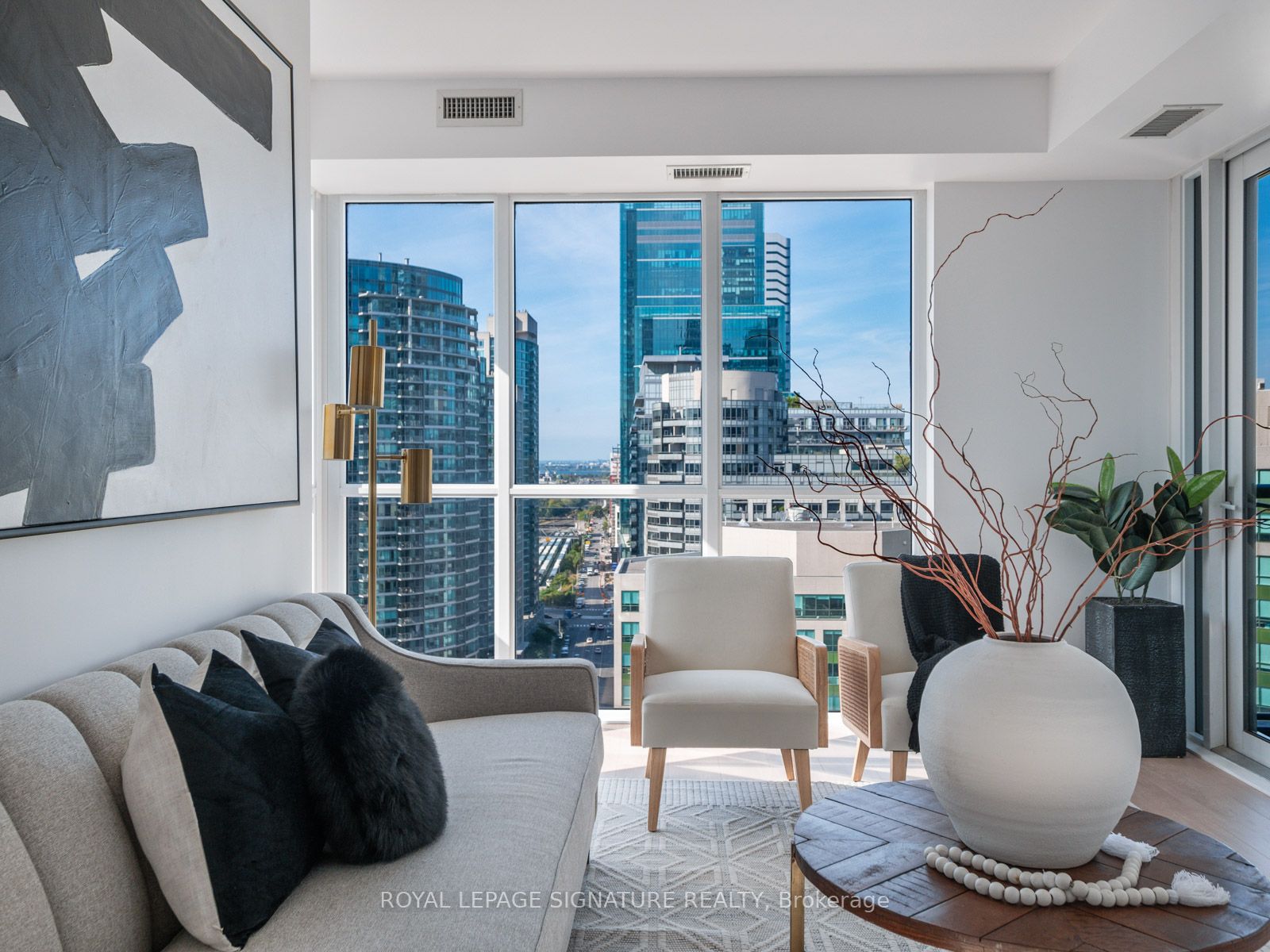 300 Front St W, #2012