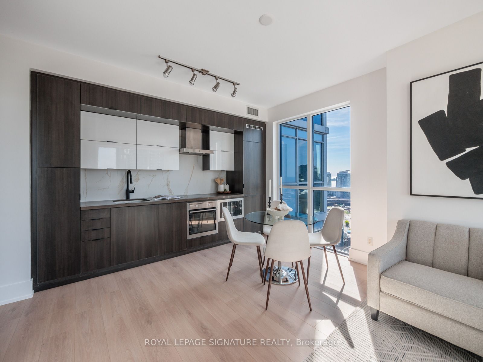 300 Front St W, #2012