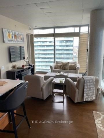 375 King St W, #3107